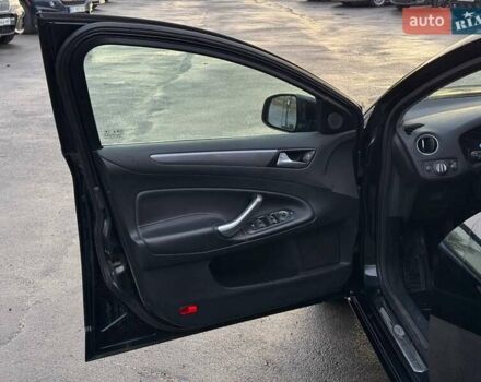 Чорний Форд Мондео, об'ємом двигуна 1.56 л та пробігом 300 тис. км за 6500 $, фото 16 на Automoto.ua