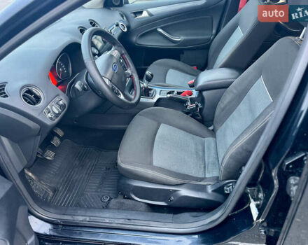 Черный Форд Мондео, объемом двигателя 1.56 л и пробегом 380 тыс. км за 5900 $, фото 8 на Automoto.ua