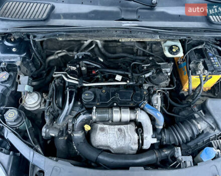 Черный Форд Мондео, объемом двигателя 1.56 л и пробегом 380 тыс. км за 5900 $, фото 31 на Automoto.ua