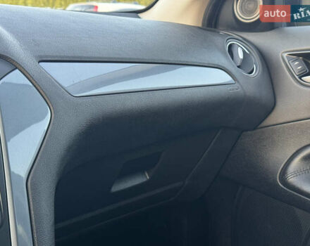 Черный Форд Мондео, объемом двигателя 1.6 л и пробегом 232 тыс. км за 8899 $, фото 62 на Automoto.ua