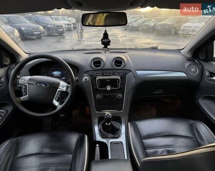 Чорний Форд Мондео, об'ємом двигуна 1.56 л та пробігом 300 тис. км за 6500 $, фото 28 на Automoto.ua