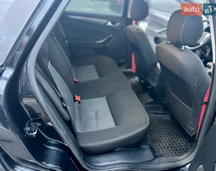 Черный Форд Мондео, объемом двигателя 1.56 л и пробегом 380 тыс. км за 5900 $, фото 13 на Automoto.ua