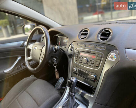 Черный Форд Мондео, объемом двигателя 2 л и пробегом 280 тыс. км за 7000 $, фото 1 на Automoto.ua