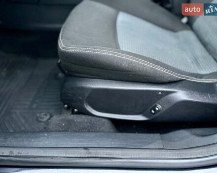 Черный Форд Мондео, объемом двигателя 1.56 л и пробегом 380 тыс. км за 5900 $, фото 23 на Automoto.ua