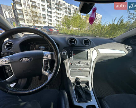 Черный Форд Мондео, объемом двигателя 1.56 л и пробегом 330 тыс. км за 7999 $, фото 8 на Automoto.ua