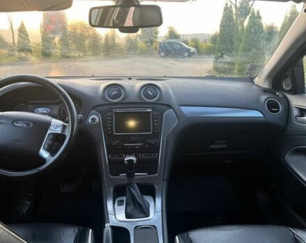 Черный Форд Мондео, объемом двигателя 2 л и пробегом 300 тыс. км за 7500 $, фото 6 на Automoto.ua