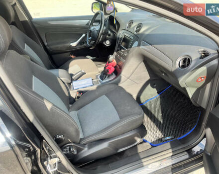 Черный Форд Мондео, объемом двигателя 2 л и пробегом 320 тыс. км за 7400 $, фото 12 на Automoto.ua