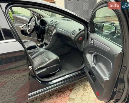 Черный Форд Мондео, объемом двигателя 1.6 л и пробегом 300 тыс. км за 7400 $, фото 7 на Automoto.ua