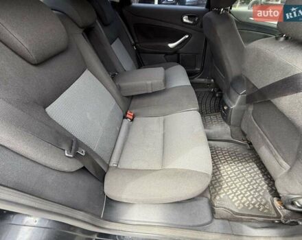 Чорний Форд Мондео, об'ємом двигуна 1.8 л та пробігом 283 тис. км за 6000 $, фото 27 на Automoto.ua