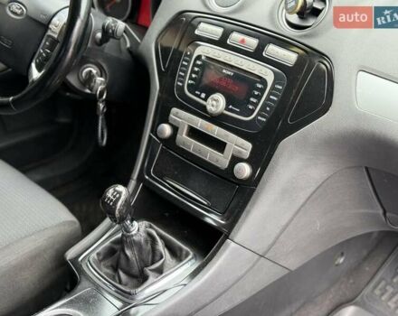 Чорний Форд Мондео, об'ємом двигуна 1.8 л та пробігом 283 тис. км за 6000 $, фото 26 на Automoto.ua