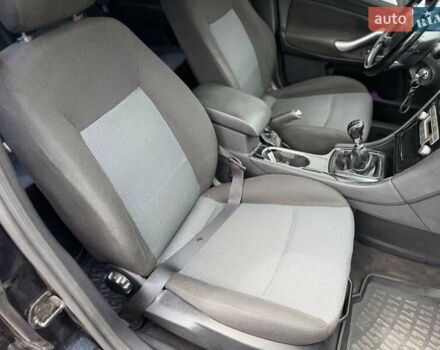 Чорний Форд Мондео, об'ємом двигуна 1.8 л та пробігом 283 тис. км за 6000 $, фото 29 на Automoto.ua