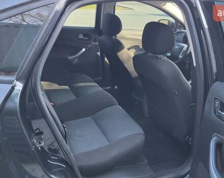 Чорний Форд Мондео, об'ємом двигуна 2 л та пробігом 305 тис. км за 5000 $, фото 5 на Automoto.ua