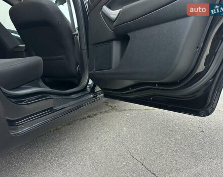 Чорний Форд Мондео, об'ємом двигуна 2 л та пробігом 266 тис. км за 6499 $, фото 29 на Automoto.ua