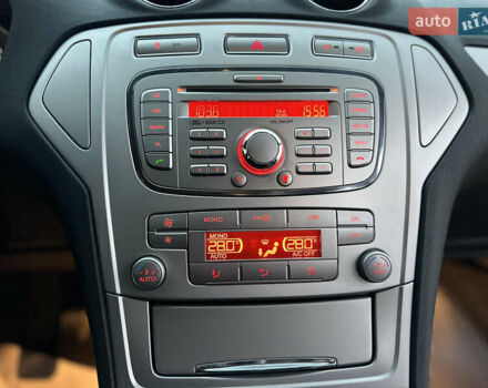 Чорний Форд Мондео, об'ємом двигуна 2 л та пробігом 266 тис. км за 6499 $, фото 32 на Automoto.ua