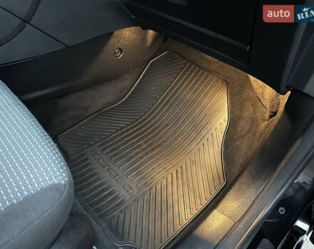 Чорний Форд Мондео, об'ємом двигуна 2 л та пробігом 266 тис. км за 6499 $, фото 26 на Automoto.ua