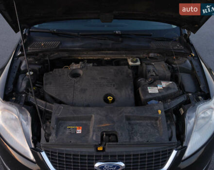 Черный Форд Мондео, объемом двигателя 1.75 л и пробегом 410 тыс. км за 5700 $, фото 25 на Automoto.ua