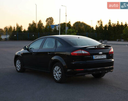 Черный Форд Мондео, объемом двигателя 1.75 л и пробегом 410 тыс. км за 5700 $, фото 6 на Automoto.ua