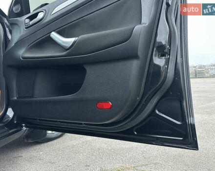 Чорний Форд Мондео, об'ємом двигуна 2 л та пробігом 266 тис. км за 6499 $, фото 27 на Automoto.ua