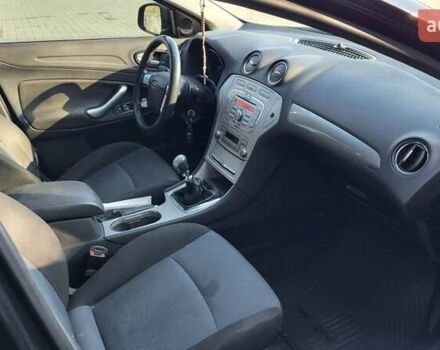 Чорний Форд Мондео, об'ємом двигуна 2 л та пробігом 305 тис. км за 5000 $, фото 3 на Automoto.ua