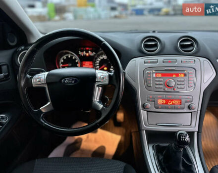 Чорний Форд Мондео, об'ємом двигуна 2 л та пробігом 266 тис. км за 6499 $, фото 30 на Automoto.ua