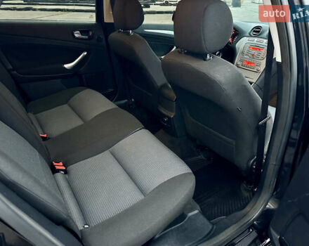 Чорний Форд Мондео, об'ємом двигуна 2 л та пробігом 266 тис. км за 6499 $, фото 28 на Automoto.ua