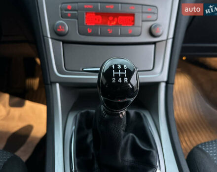 Чорний Форд Мондео, об'ємом двигуна 2 л та пробігом 266 тис. км за 6499 $, фото 31 на Automoto.ua