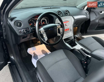 Чорний Форд Мондео, об'ємом двигуна 2 л та пробігом 266 тис. км за 6499 $, фото 40 на Automoto.ua