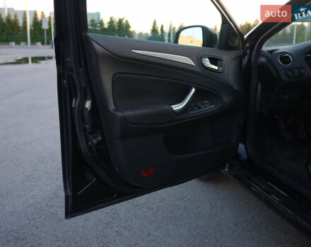 Черный Форд Мондео, объемом двигателя 1.75 л и пробегом 410 тыс. км за 5700 $, фото 15 на Automoto.ua