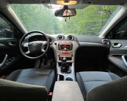 Чорний Форд Мондео, об'ємом двигуна 1.6 л та пробігом 252 тис. км за 6250 $, фото 8 на Automoto.ua