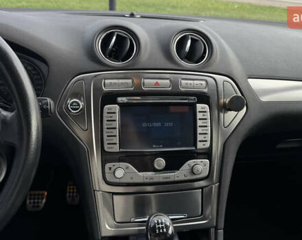 Чорний Форд Мондео, об'ємом двигуна 2 л та пробігом 204 тис. км за 6999 $, фото 25 на Automoto.ua