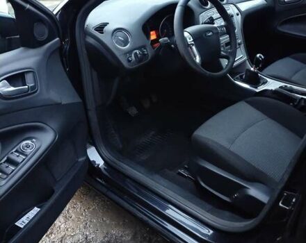 Черный Форд Мондео, объемом двигателя 1.8 л и пробегом 170 тыс. км за 5350 $, фото 14 на Automoto.ua