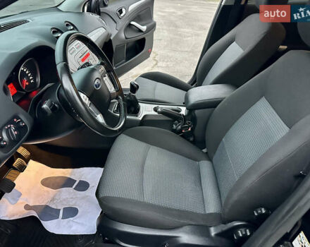 Чорний Форд Мондео, об'ємом двигуна 2 л та пробігом 266 тис. км за 6499 $, фото 39 на Automoto.ua