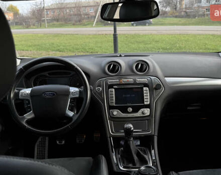 Чорний Форд Мондео, об'ємом двигуна 2 л та пробігом 204 тис. км за 6999 $, фото 40 на Automoto.ua