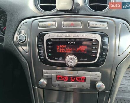 Черный Форд Мондео, объемом двигателя 1.75 л и пробегом 287 тыс. км за 8350 $, фото 17 на Automoto.ua