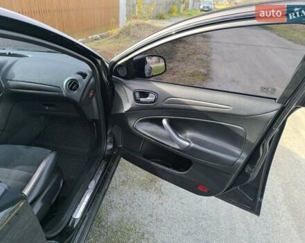 Черный Форд Мондео, объемом двигателя 1.75 л и пробегом 287 тыс. км за 8350 $, фото 14 на Automoto.ua