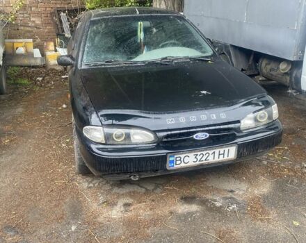 Черный Форд Мондео, объемом двигателя 1.8 л и пробегом 400 тыс. км за 900 $, фото 1 на Automoto.ua