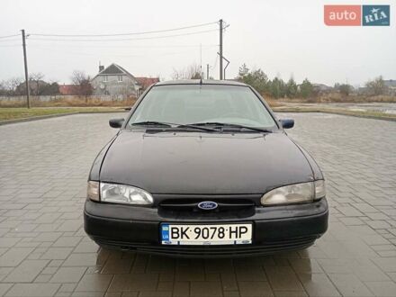 Чорний Форд Мондео, об'ємом двигуна 1.8 л та пробігом 297 тис. км за 1500 $, фото 1 на Automoto.ua