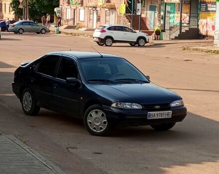 Черный Форд Мондео, объемом двигателя 1.8 л и пробегом 390 тыс. км за 2700 $, фото 1 на Automoto.ua