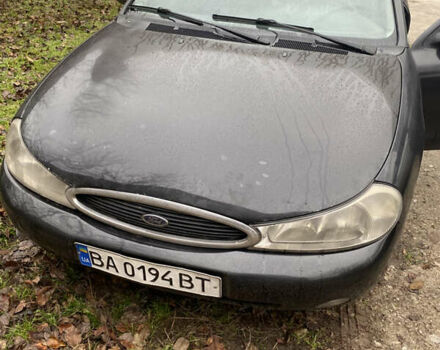 Черный Форд Мондео, объемом двигателя 2 л и пробегом 330 тыс. км за 2650 $, фото 1 на Automoto.ua