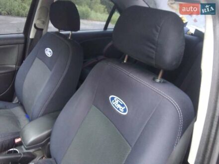 Чорний Форд Мондео, об'ємом двигуна 1.8 л та пробігом 300 тис. км за 4400 $, фото 1 на Automoto.ua