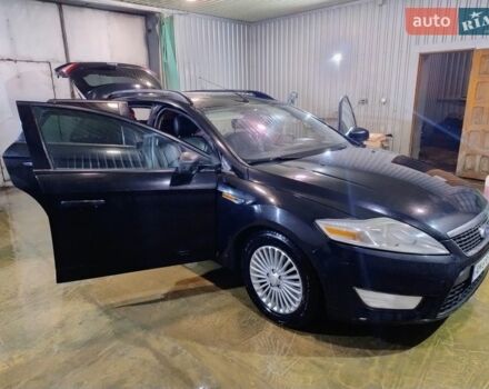Чорний Форд Мондео, об'ємом двигуна 1.75 л та пробігом 300 тис. км за 5000 $, фото 1 на Automoto.ua