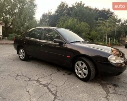 Фіолетовий Форд Мондео, об'ємом двигуна 1.8 л та пробігом 270 тис. км за 1850 $, фото 2 на Automoto.ua