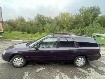 Фиолетовый Форд Мондео, объемом двигателя 1.6 л и пробегом 300 тыс. км за 1800 $, фото 1 на Automoto.ua