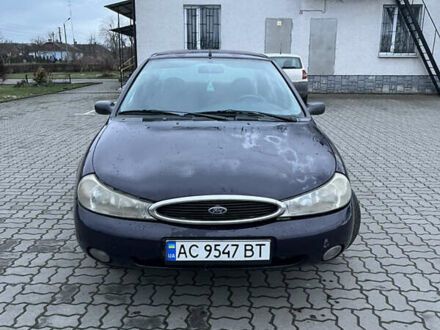 Фиолетовый Форд Мондео, объемом двигателя 1.6 л и пробегом 290 тыс. км за 1600 $, фото 1 на Automoto.ua