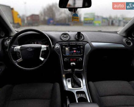 Коричневый Форд Мондео, объемом двигателя 2 л и пробегом 135 тыс. км за 9950 $, фото 9 на Automoto.ua