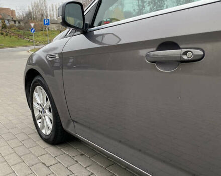 Коричневый Форд Мондео, объемом двигателя 2 л и пробегом 244 тыс. км за 7400 $, фото 5 на Automoto.ua