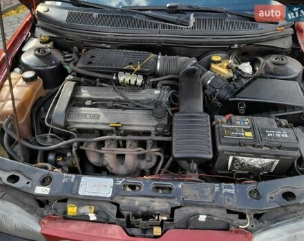 Красный Форд Мондео, объемом двигателя 1.6 л и пробегом 350 тыс. км за 1700 $, фото 9 на Automoto.ua