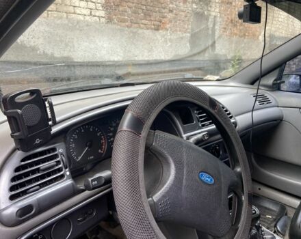 Червоний Форд Мондео, об'ємом двигуна 1.6 л та пробігом 261 тис. км за 1600 $, фото 4 на Automoto.ua