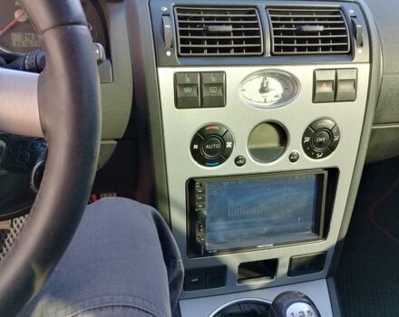 Красный Форд Мондео, объемом двигателя 1.8 л и пробегом 352 тыс. км за 3000 $, фото 7 на Automoto.ua