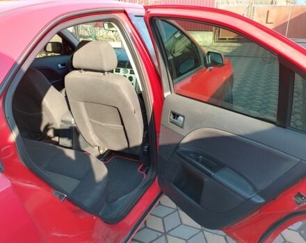 Красный Форд Мондео, объемом двигателя 1.8 л и пробегом 352 тыс. км за 3000 $, фото 9 на Automoto.ua